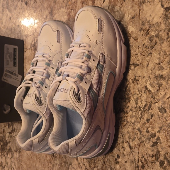 Vionoc Walking shoes - Picture 5 of 7